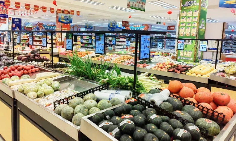 digital screens in retail stores
