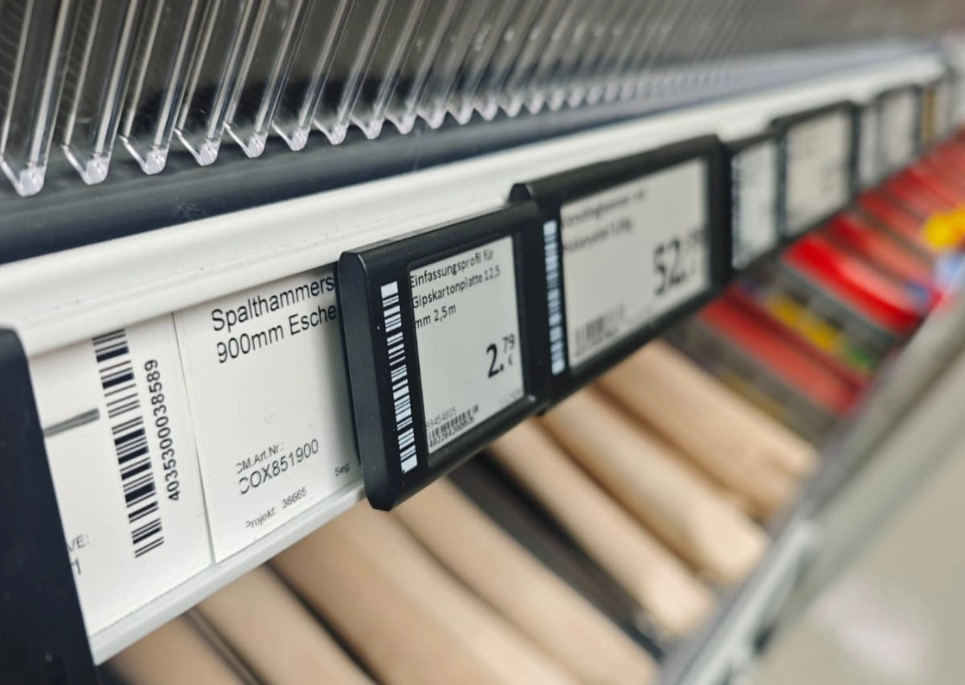 Electronic Shelf Labels & Digital Signage for DIY and Hardware Stores